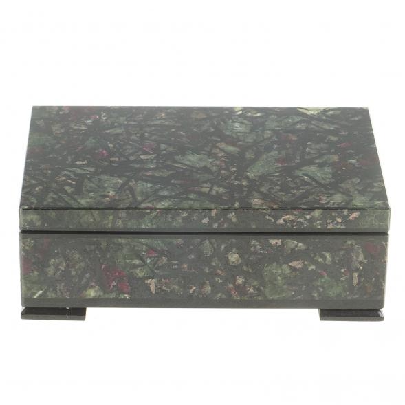 Каменная шкатулка из эвдиалита 10,5х6,5х4см 122797