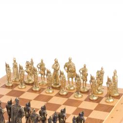 Шахматный ларец "Русские" фигуры из бронзы, доска бук 39х39 см